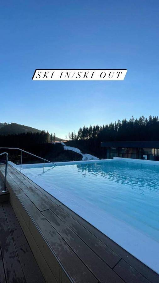 Ferienwohnung für 3 Personen, mit Pool und Terrasse sowie Ausblick in der Ukraine