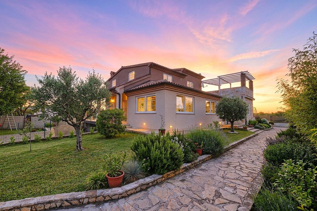 Villa für 12 Personen mit Pool in Sisan, Südküste Istrien