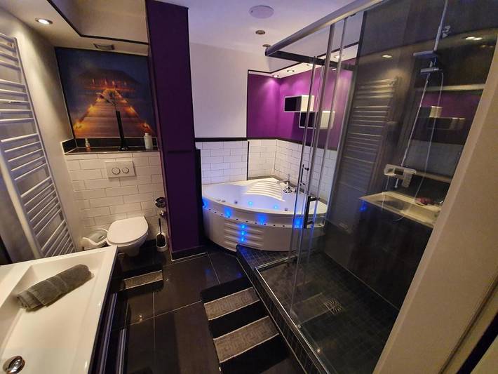Ferienwohnung für 6 Personen, mit Whirlpool und Ausblick in Kölner Karneval - 3