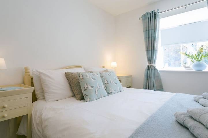Gwenyn Haf Bach - Schlafmöglichkeiten für 2 Gäste in 1 Schlafzimmer in Nefyn, Gwynedd