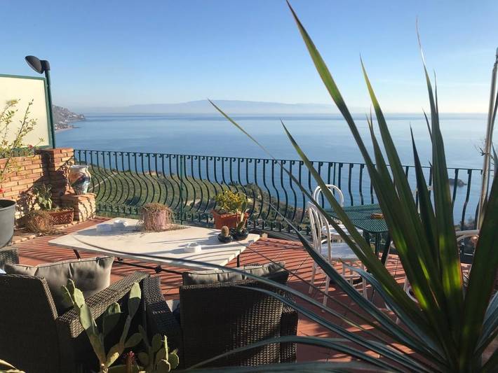 Chambre d’hôte pour 4 personnes, avec Terrasse et Vue à Taormina