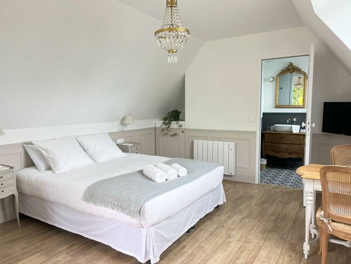 Chambre d’hôte pour 2 personnes, avec Balcon ainsi que Terrasse et Jardin à Beuvron-en-Auge