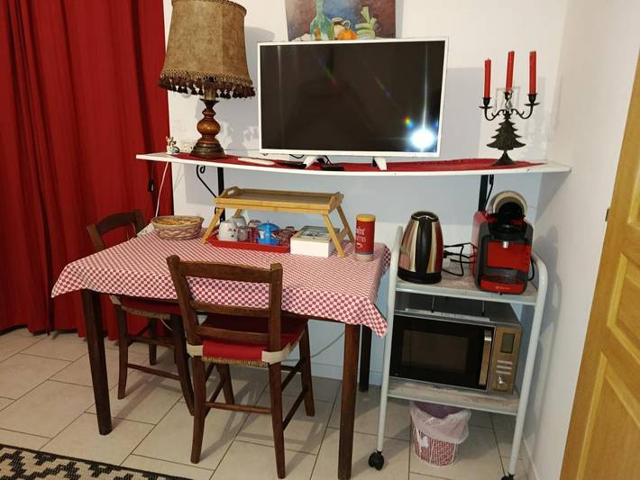 Gîte pour 3 personnes, avec piscine ainsi que vue et jardin, animaux acceptés à Payzac (Ardèche) - 4