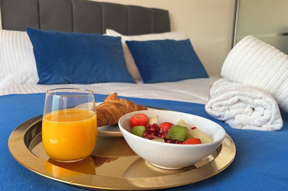 Entire apartment, Central location near Windsor Castle and Legoland in Slough, Berkshire