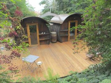 Chambre d’hôte pour 2 personnes, avec piscine et vue ainsi que terrasse et jardin à Villié-Morgon