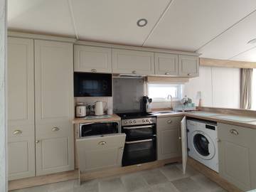 Lodge for 4 People in Poole, Poole Harbour, Photo 4