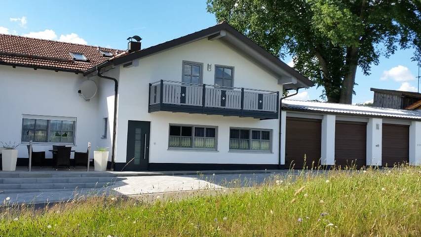 Ferienwohnung für 4 Personen, mit Balkon/Terrasse und Balkon sowie Garten in Waldmünchen