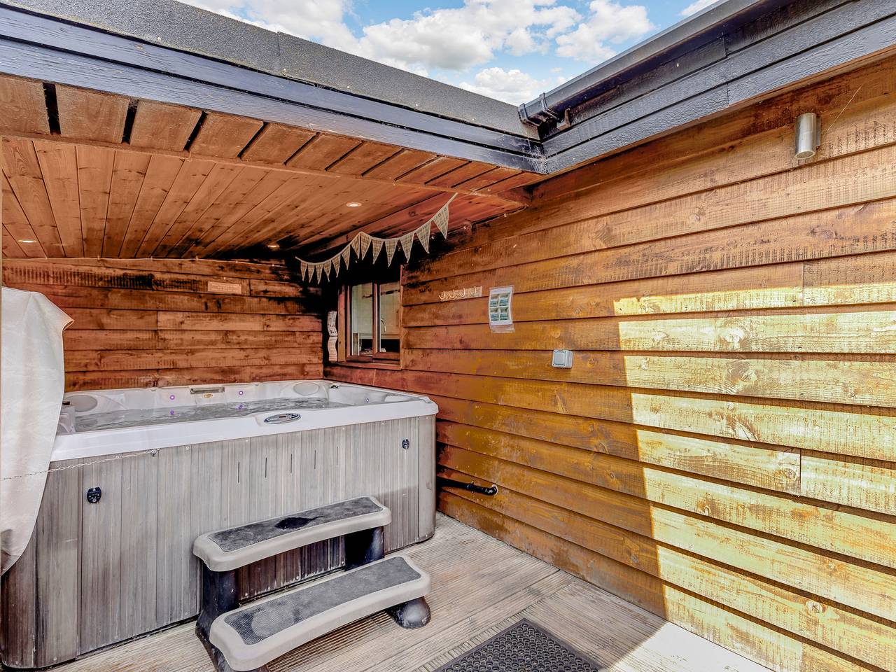 Kingfisher Lodge in Brandesburton, East Riding of Yorkshire