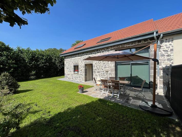 Gîte pour 6 personnes, avec Terrasse ainsi que Jardin et Vue