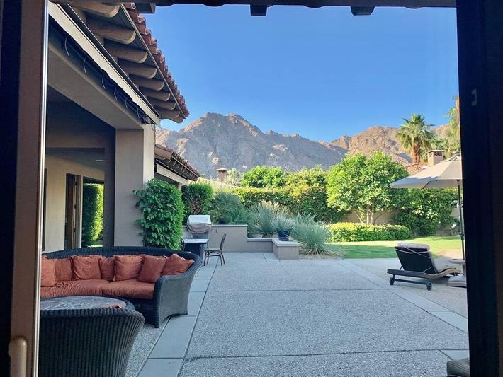 Vacation rental for 10 people, with yard and hot tub in Indian Wells