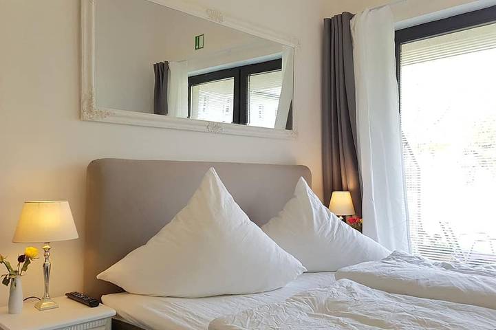 Ferienwohnung für 8 Personen, mit Balkon und Garten in Charlottenburg Berlin - 2