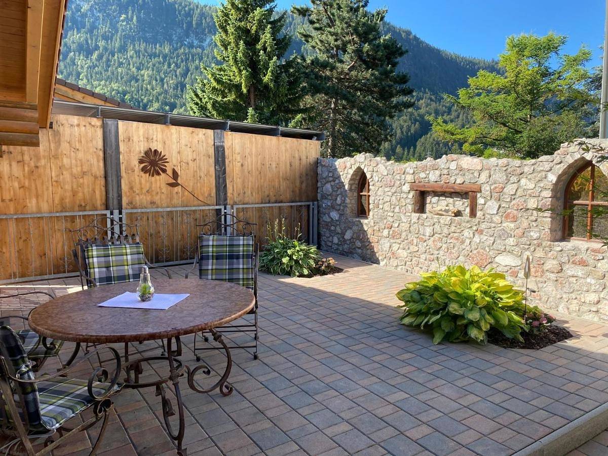 Burgchalet in Lechtaler Alpen, Ehenbichl