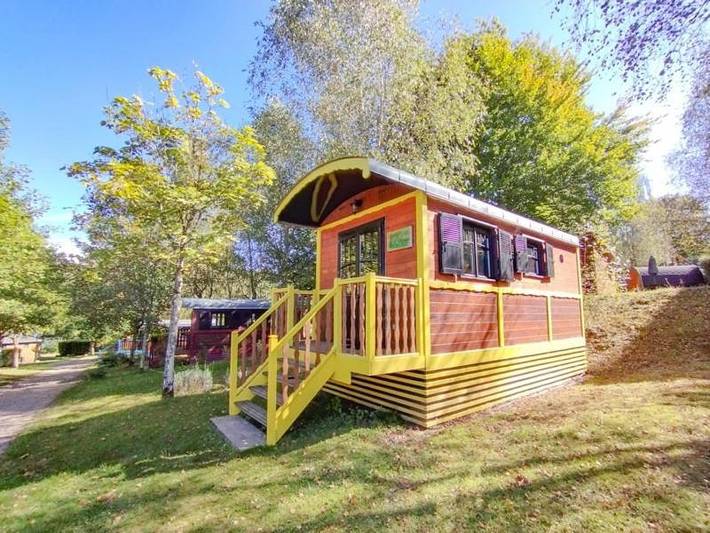 Location de vacances pour 4 personnes, avec jardin ainsi que vue et vue sur le lac dans Lac des Settons - 3