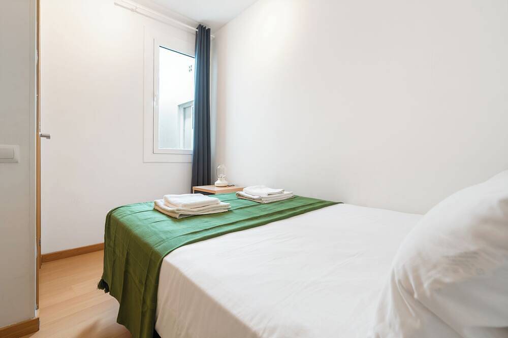 Ganze Wohnung, Bright duplex, consisting of two joined flats (two bedroom + studio) that fit 5 people in Barcelona Zentrum, Barcelona