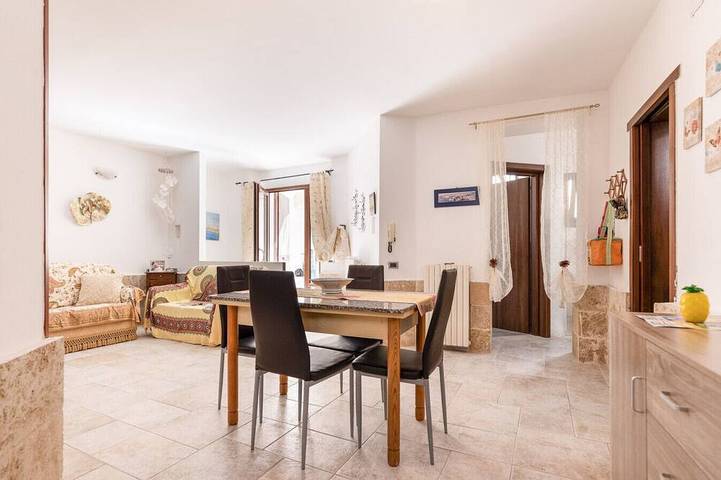 Location de vacances pour 6 personnes, animaux acceptés à Alezio