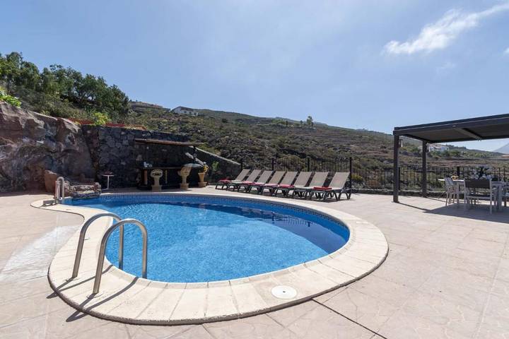 Casa de vacaciones para 12 personas, con terraza además de piscina y jardín en Las Nieves