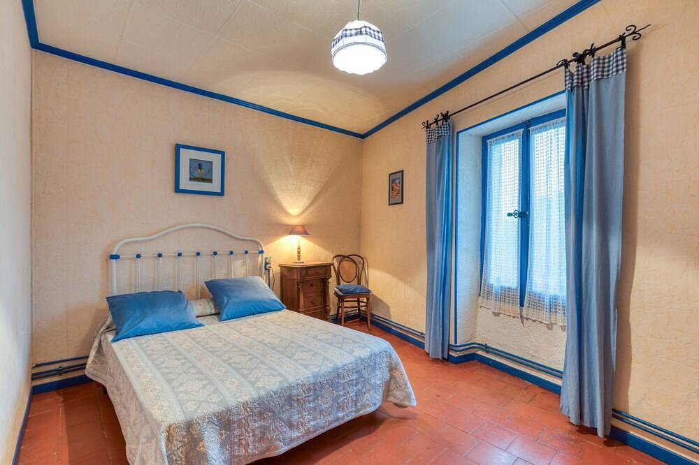Holiday Home 'Coustouline' with Private Terrace and Private Garden in Lodève region