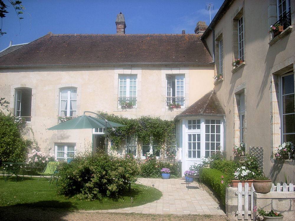 Chambres d'hôtes "Maison du dr Hommey" - Les "Roses" (suite avec 1792) in Sées, Parc naturel régional Normandie-Maine