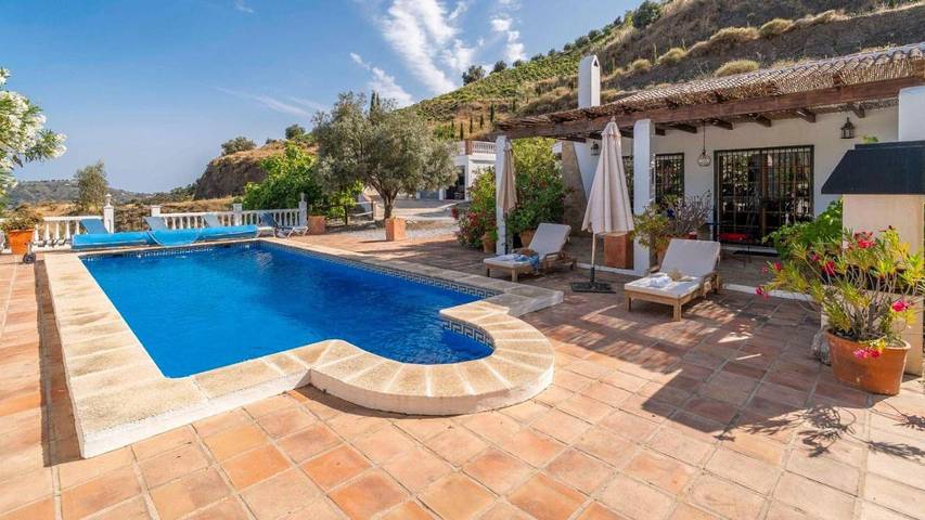 Casa rural para 4 personas, con jardín además de piscina y terraza en Canillas de Albaida