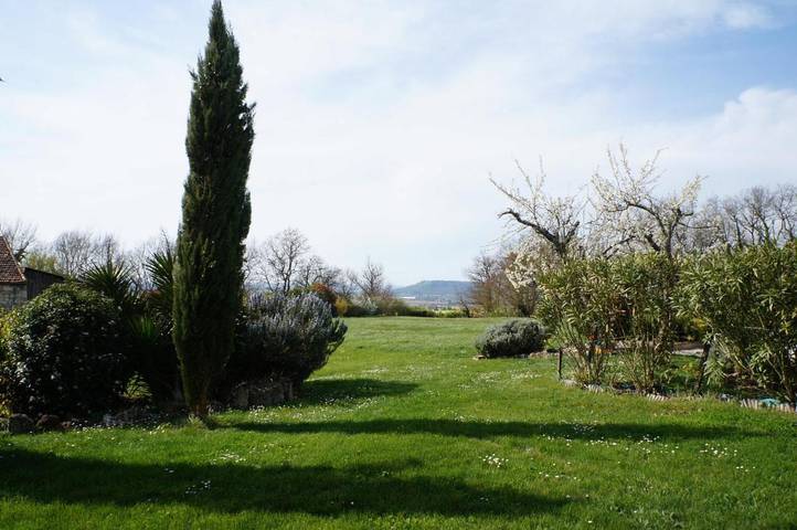 Location de vacances pour 5 personnes, avec piscine ainsi que jardin et vue à Galapian - 2