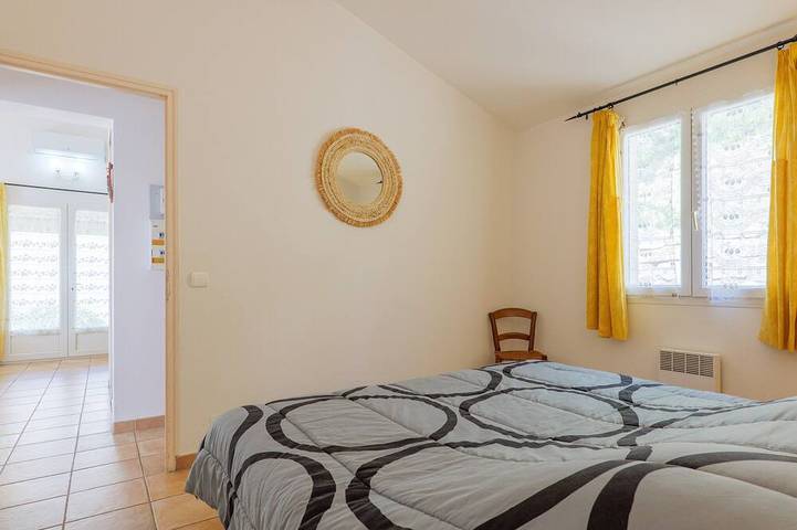 Location de vacances pour 6 personnes, avec piscine et jardin, animaux acceptés à Bessas - 3