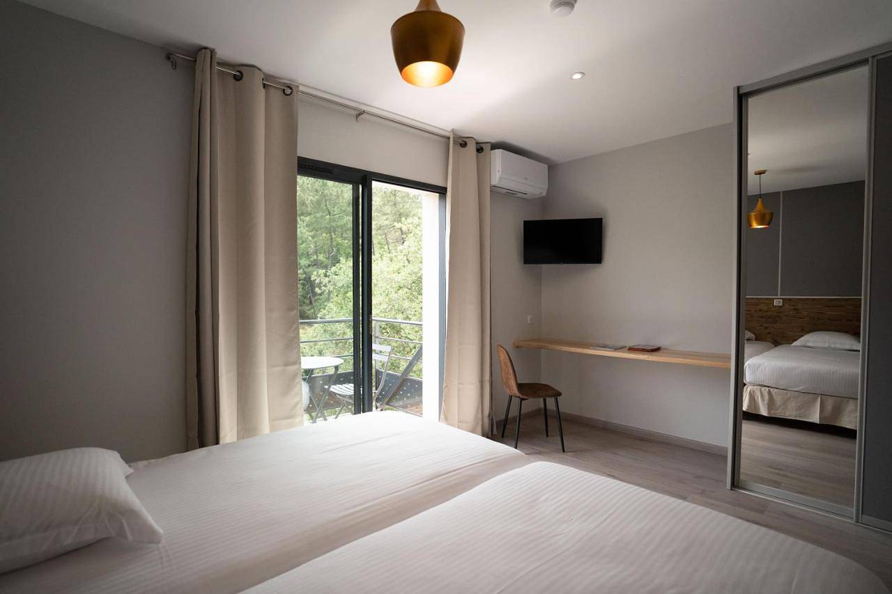 Double or Twin Room - Disability Access in Chassiers, Parc naturel régional des Monts d'Ardèche
