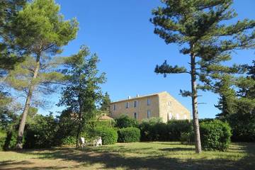 Gîte pour 3 personnes, avec jardin à Pertuis