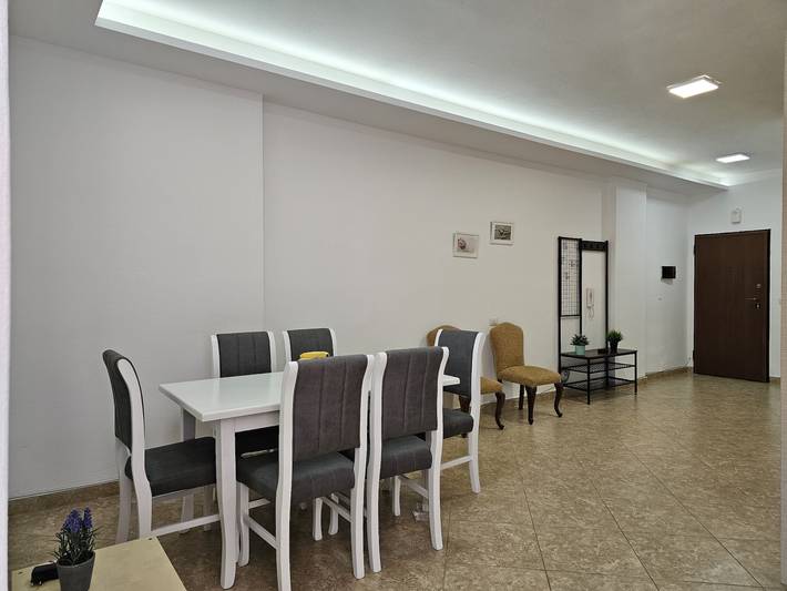 Ganze Wohnung, Ferienwohnung für 5 Personen mit Balkon in Sarandë, Vlorë