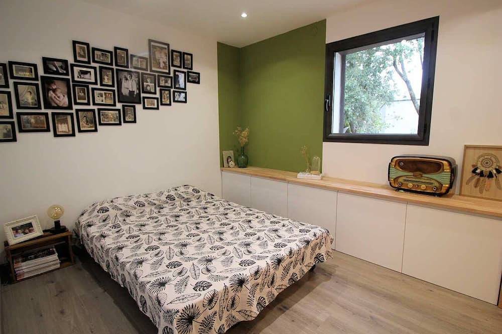 Modern villa in Vers-Pont-du-Gard, private pool and pets allowed ( 2 ). in Vers-Pont-du-Gard, Nimes region