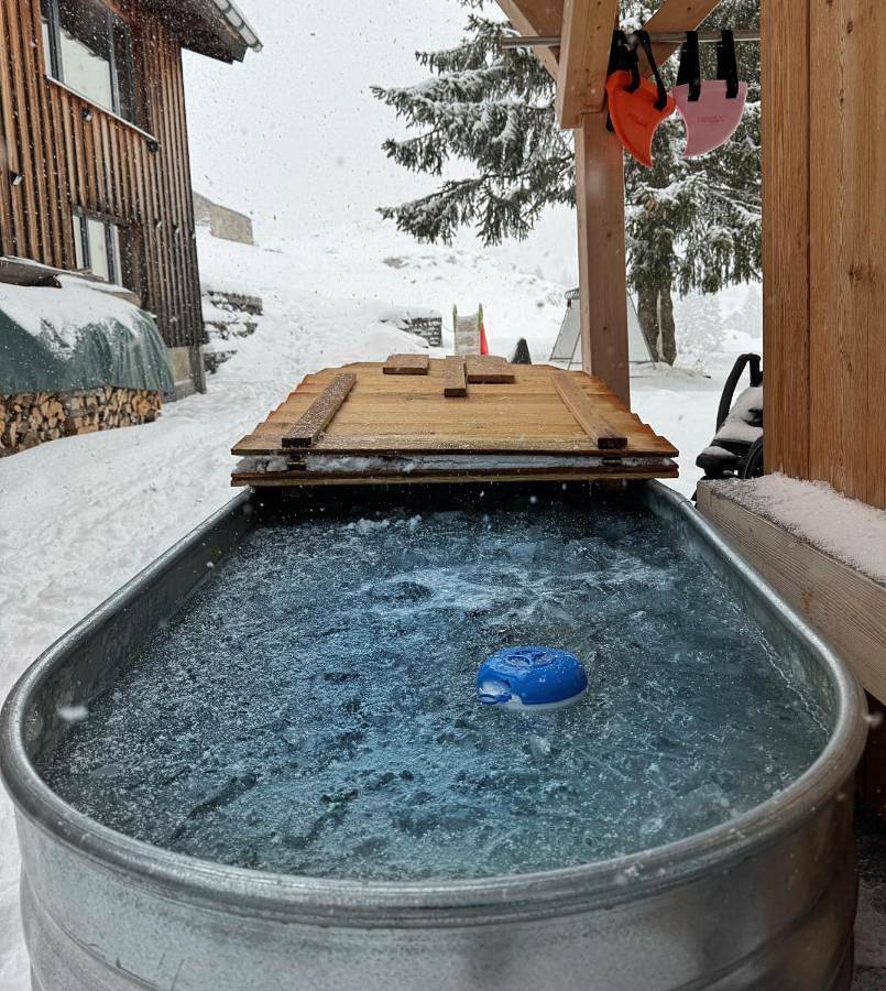 Queen Room with Shared Bathroom in Andermatt, Skiarena Andermatt-Sedrun
