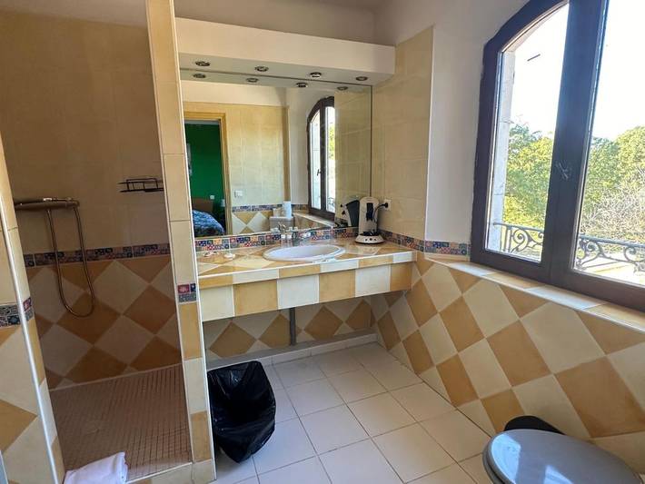 Gîte pour 4 personnes, avec piscine ainsi que vue et jardin à Pertuis - 4