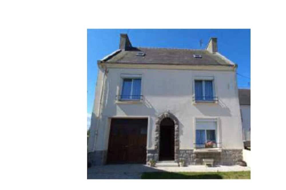 Traditional house 300 metres from the beach in Lilia, Plouguerneau