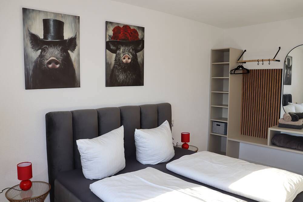 Stilvolles Schwarzwaldhaus für bis zu 12 Personen mit großem Garten & Sauna in Loßburg, Mittlerer Schwarzwald