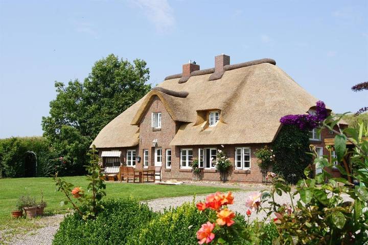 Ferienwohnung für 4 Personen, mit Terrasse und Garten sowie Ausblick