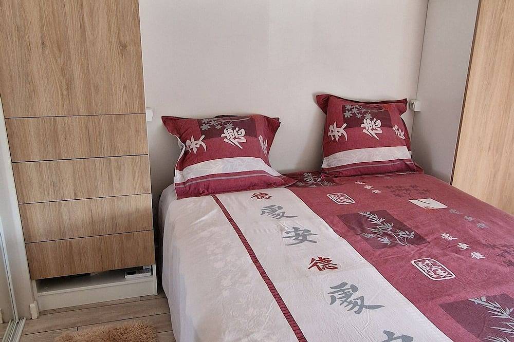 Entire apartment, Face au Stade Olympique, Oasis Urbaine de 3 Pièces à Colombes in Colombes, Hauts-de-Seine