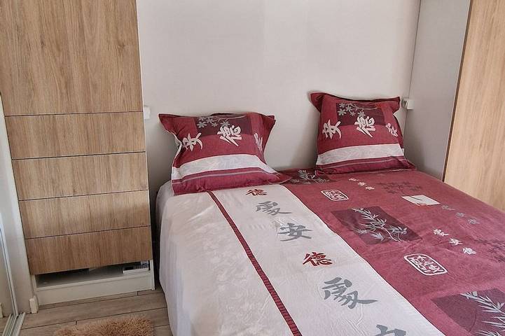 Gîte pour 5 personnes, avec balcon dans Stade Yves du Manoir - 4