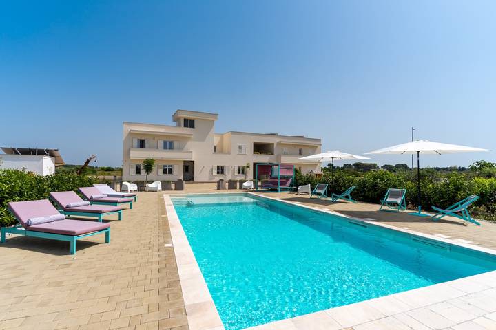 Apartamento entero, Apartamento vacacional "Le Scuderie 6" con balcón, piscina compartida y Wi-Fi in Galatone, Provincia de Lecce