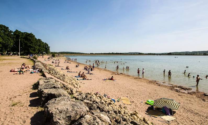 Gîte pour 6 personnes, avec piscine ainsi que terrasse et sauna dans Haute-Marne - 3