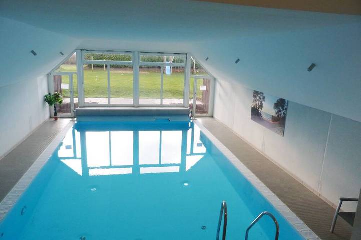 Ferienwohnung für 4 Personen, mit Balkon und Sauna sowie Garten und Pool in Dassow