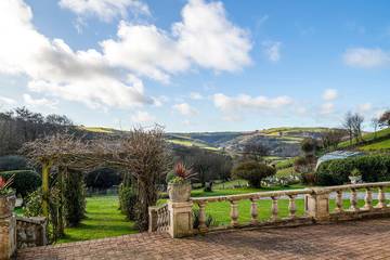 Villa With Pool for 9 People in South West England, Devon, Photo 1