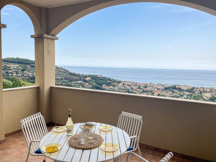 Ferienwohnung für 5 Personen, mit Garten und Terrasse, mit Haustier in Pietra Ligure Gemeinde