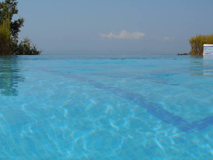Villa pour 6 personnes, avec piscine ainsi que balcon et jardin à La Londe-les-Maures