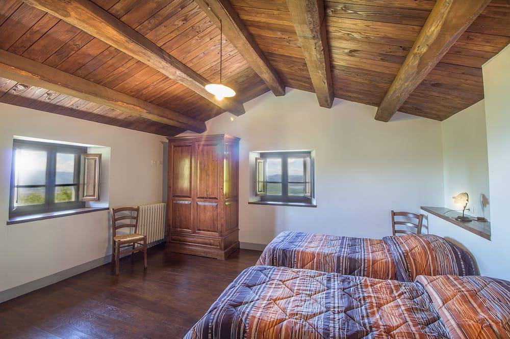 Villa Santarsa, 31 people, magnificent views and private pool, no neighbors in Sansepolcro, Valtiberina