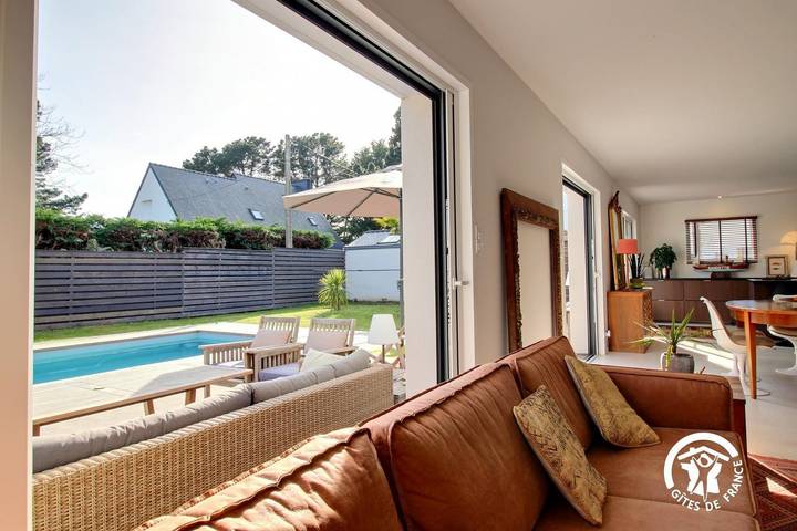 Gîte pour 6 personnes, avec terrasse ainsi que piscine et jardin à Plouharnel