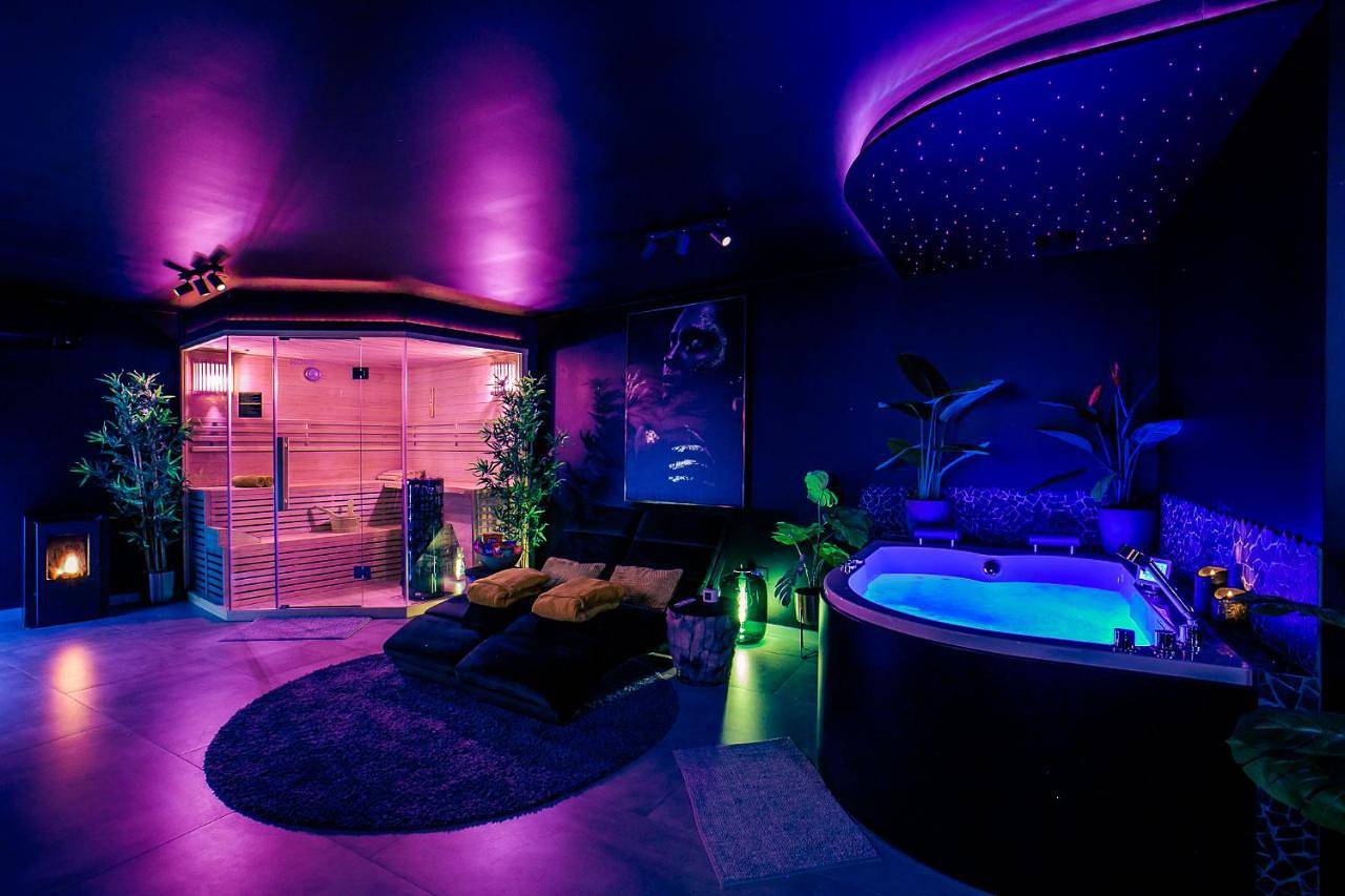 Superior King Room in Parkstad Limburg