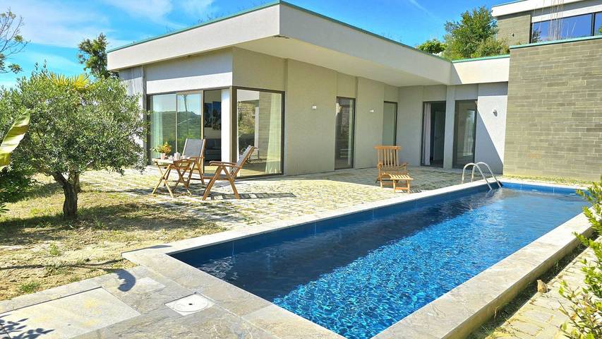 Villa per 5 persone, con piscina e giardino in Albania