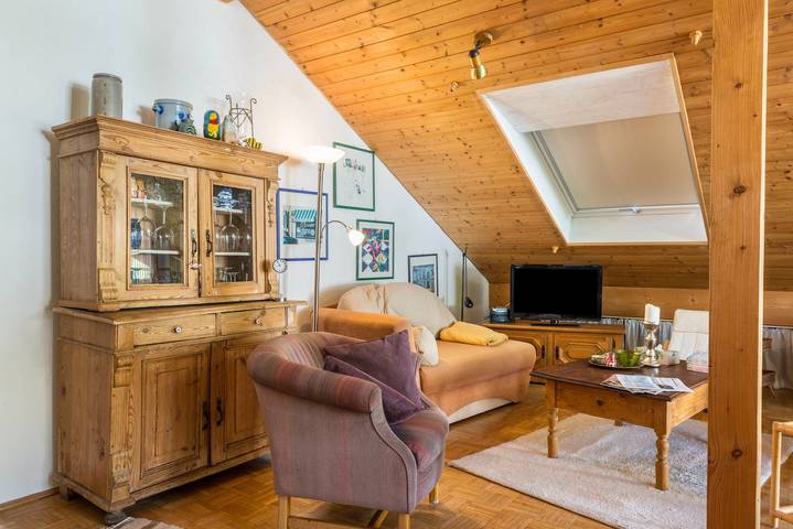 Ganze Wohnung, Ferienwohnung "Rosengarten" am Bodensee mit Wlan und Balkon in Heiligenberg, Region Bodensee-Oberschwaben