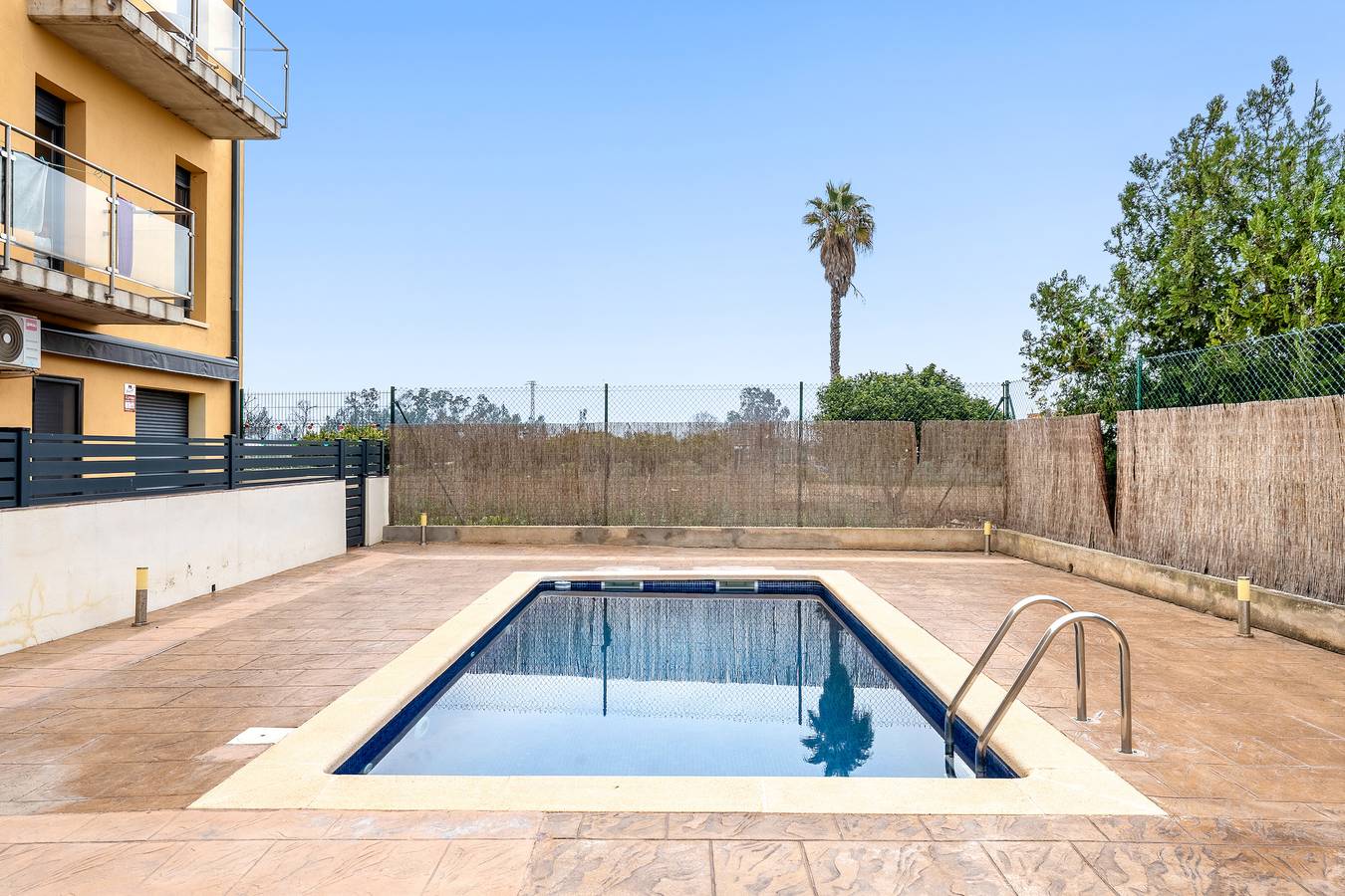 Ganze Wohnung, Ferienwohnung 'Viudelta' mit Bergblick, privatem Pool, Klimaanlage und Wlan in Sant Jaume d'Enveja, Delta de l'Ebre