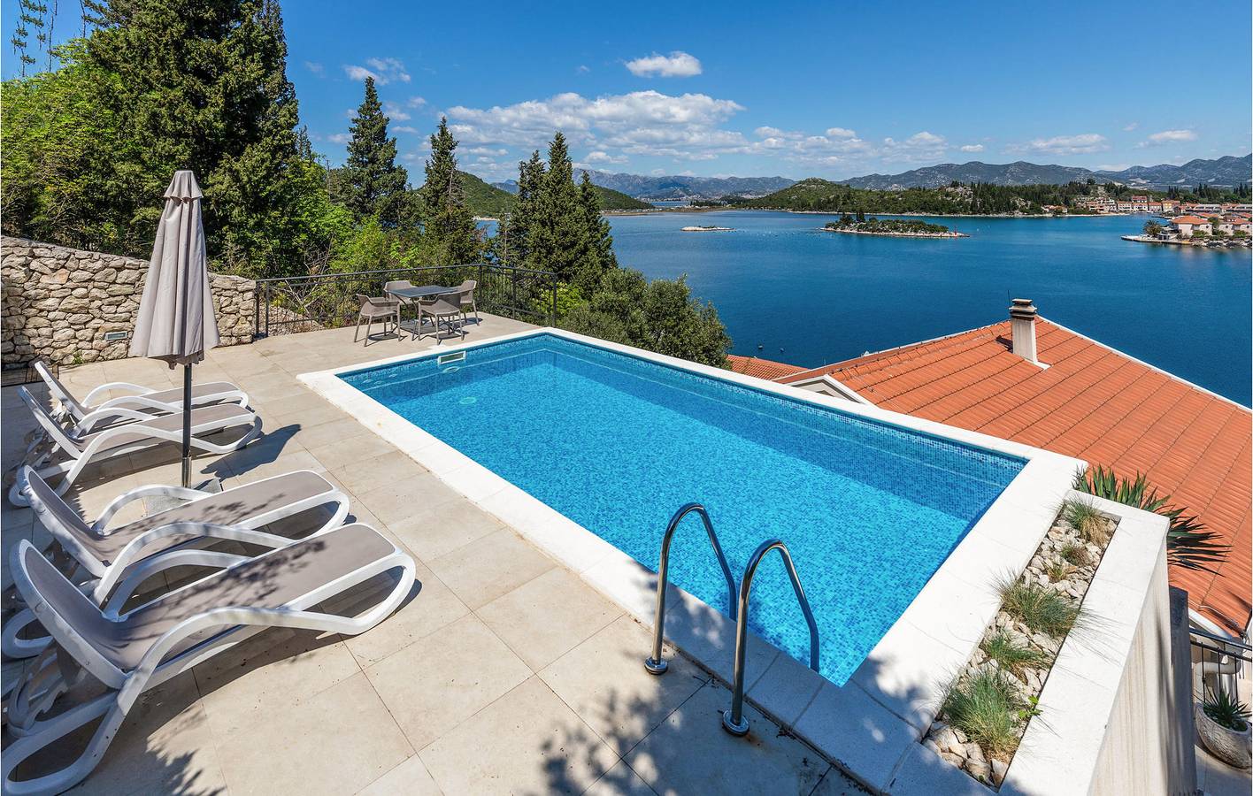 Modernes Apartment mit 2 Schlafzimmern, Pool und Terrasse, 2,5 km vom Strand entfernt in Blace, Dubrovnik-Neretva