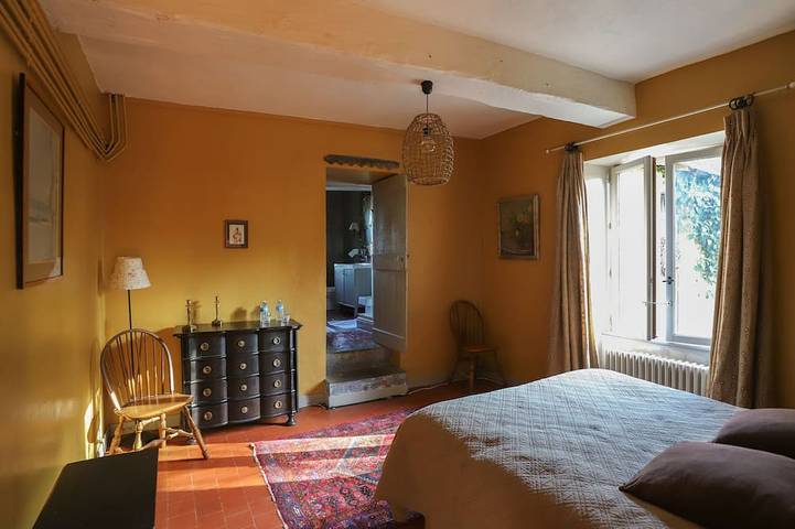 Gîte pour 5 personnes, avec Terrasse et Piscine